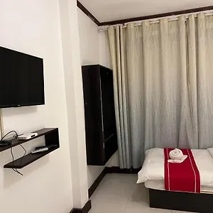 Jasmine Place House מלון