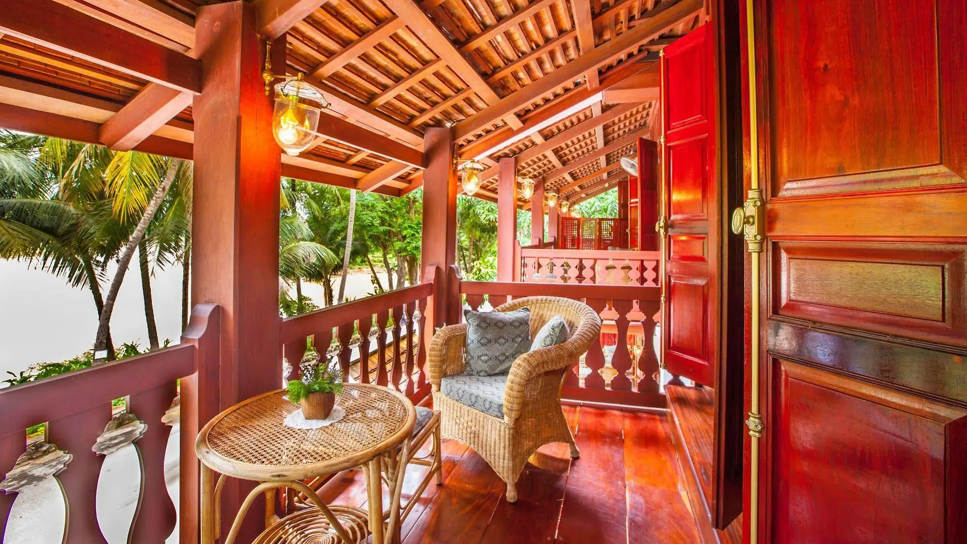 ****  Mekong Riverview Hotel Luang Prabang Laos